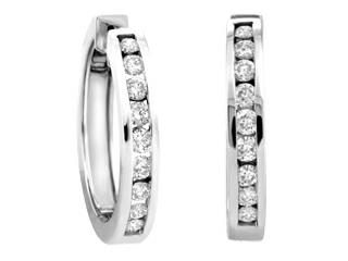 Boucle huggies a diamant 33 points total