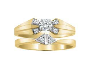 Bague alliance en or 10kt sertie d'un diamant de 8 points et de 4 x 1 pt.