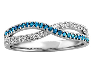 Bague à diamants bleu et blanc.